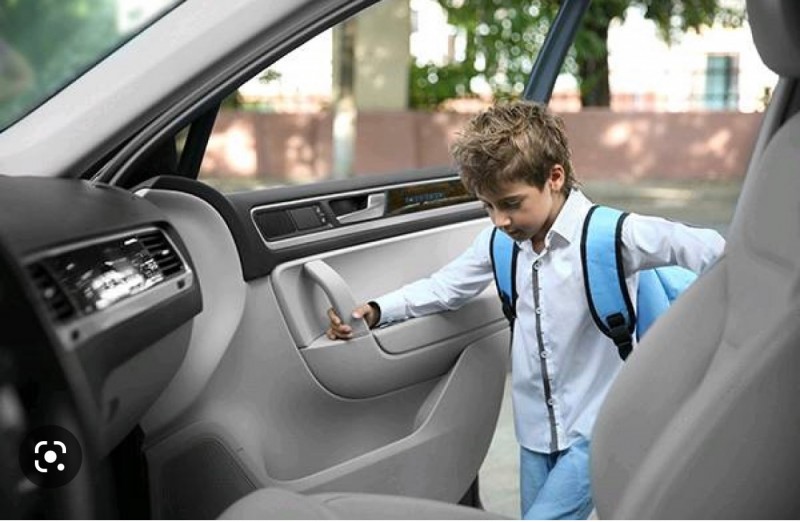 réserver rapidement  chauffeur VTC transport scolaire toulon