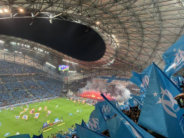 Réservation chauffeur VTC depuis Toulon vers le stade Orange Vélodrome de Marseille
